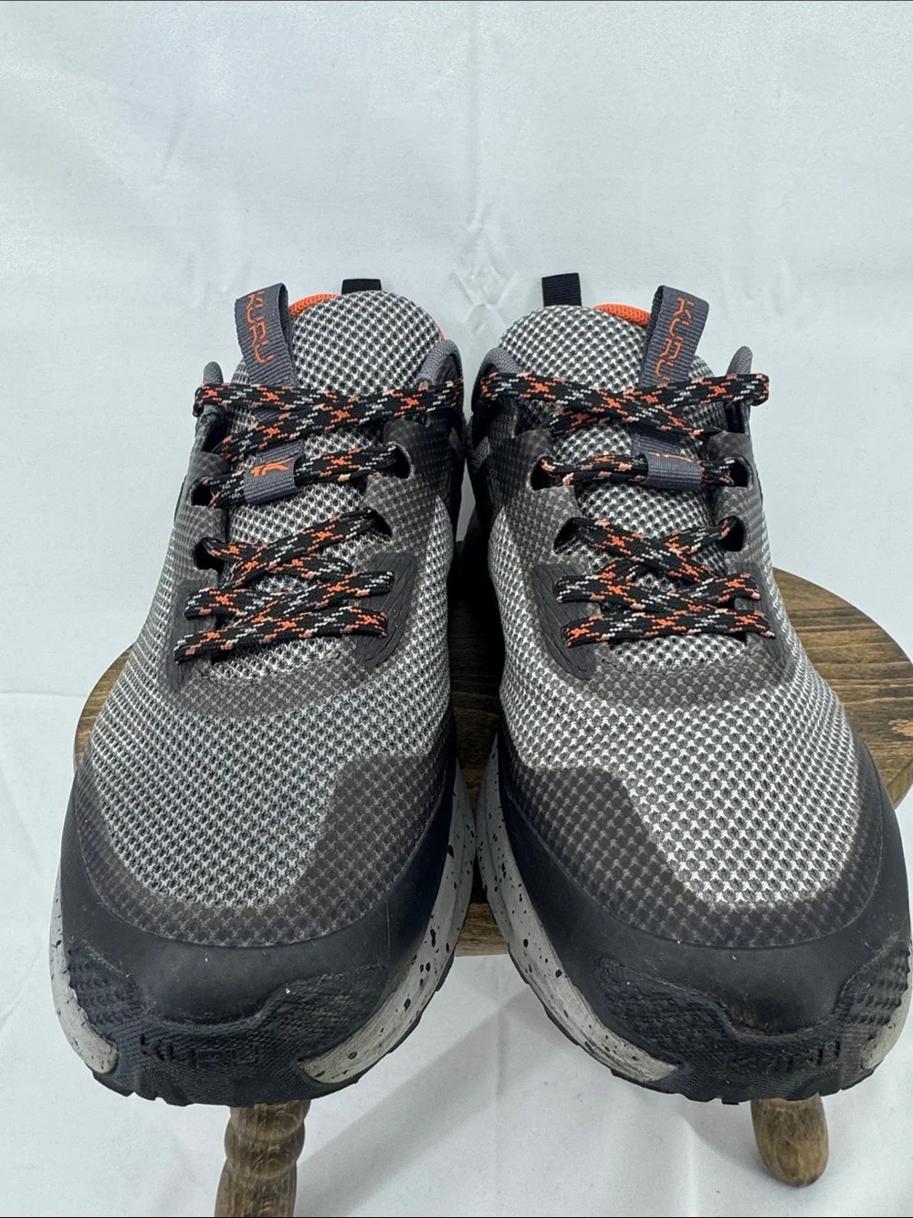Kuru Mens Atom Trail Hiking, Trail Running Shoes in Gray w/ Orange, sz 8.5